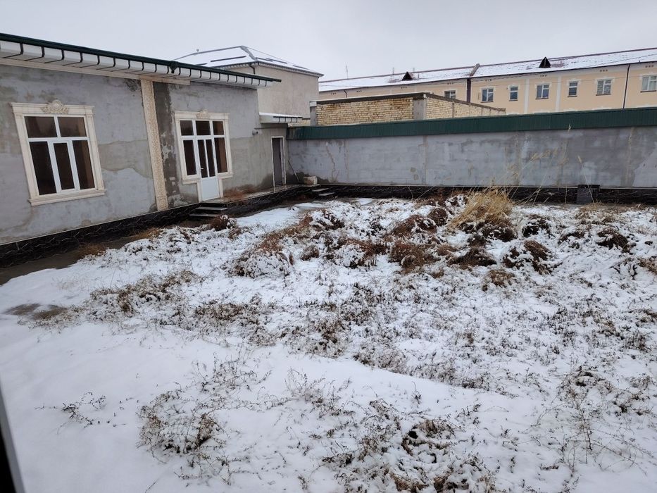 7 sotixli Xovli sotiladi