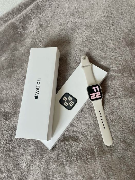 Apple Watch SE2 бежевый 40мм