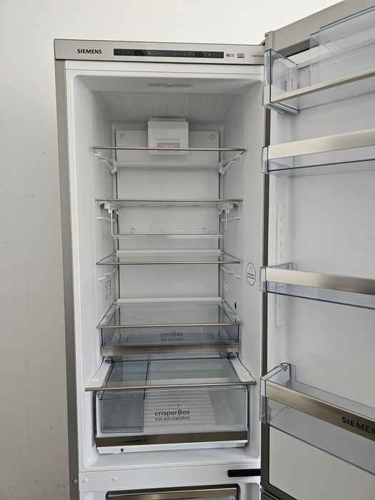 Хладилник с фризер SIEMENS
