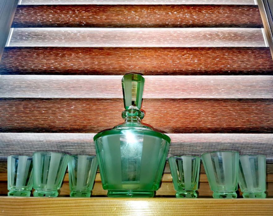 Антикварен сервиз комплект сет за ликьор ръчно шлифован цвят абсент