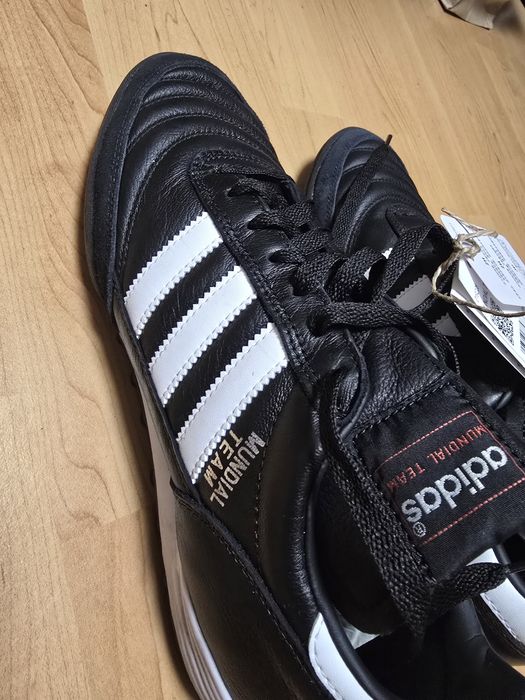 Футболни обувки / Стоножки Adidas Mundial Team
