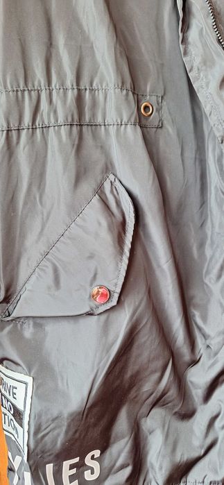 Мъжко яке-ветровка 20лв.