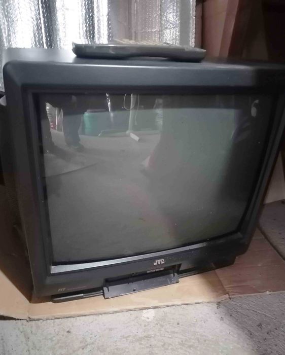 Продавам 2 телевизора-"NEO" и "JVC"