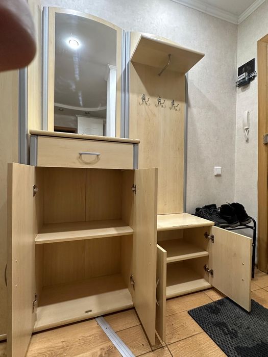 Продам прихожую бу