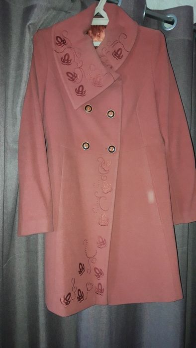 Продается женское пальто