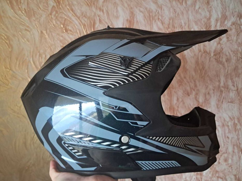 Продам шлем для мотоцикла