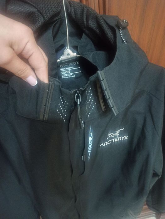 Новая мужская куртка ветровка