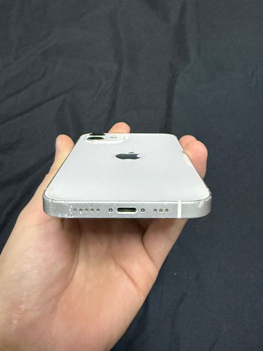 Продам Iphone 12 айфон