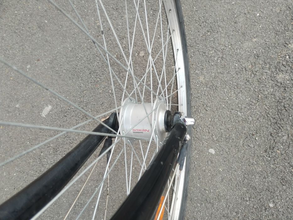Vând bicicleta damă roti pe 28