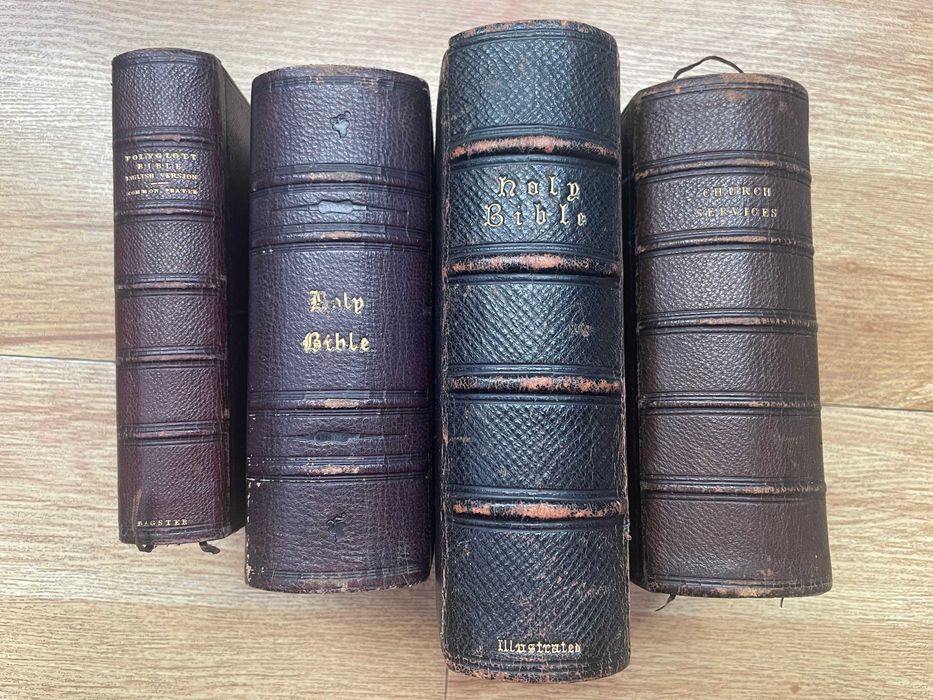 2 Biblii vechi + 2 carti rugaciuni ( Prayer Book ), engleza, an 1850