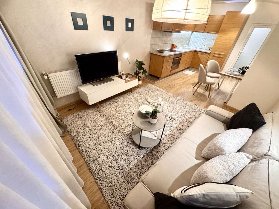 Дава се под наем Двустаен апартамент в София, Оборище - 65 кв.м за 750 € - Снимка #1