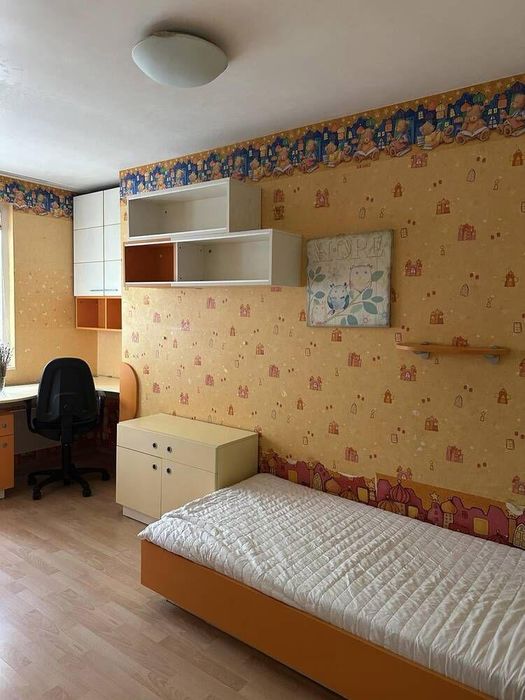 Дава се под наем Тристаен апартамент в Бургас, Център - 100 кв.м за 648.21 € - Снимка #4