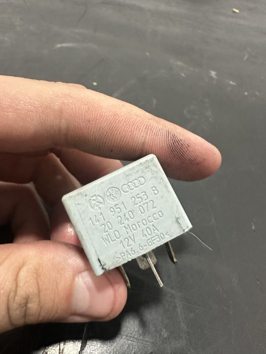 Releu Nr 53 Volkswagen Vw T4 Passat B5.5 Golf 4 |141951253B