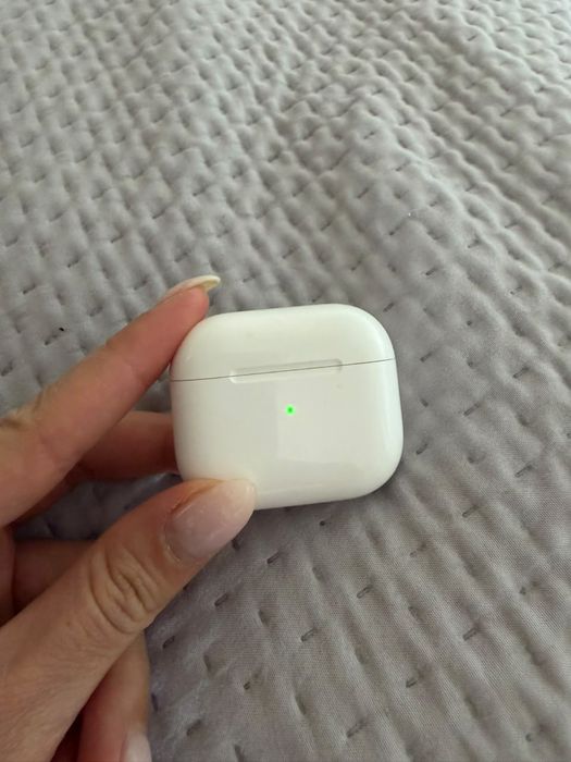 Кейс AirPods 3 продам