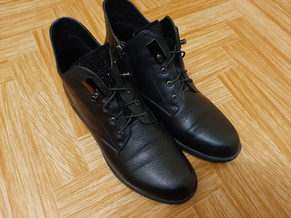 Ботинки из натуральной кожи