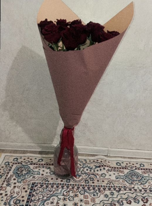 цветы розы метровые свежиее