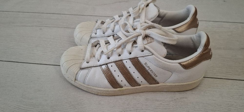 Adidasi piele adidas superstar marimea 36 cu 23 cm