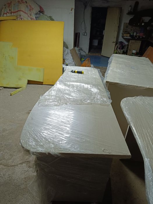 Мебель офисная, столы тумбочки