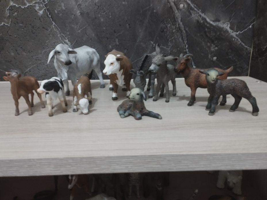 Фигурки копытных животных