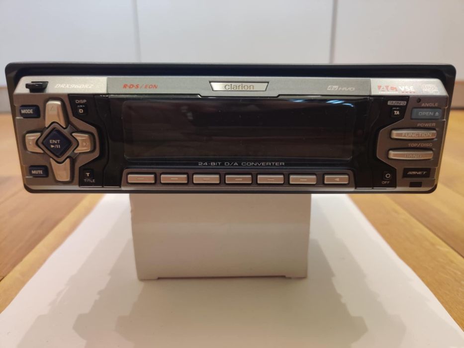 Clarion - Premium клас авторадио CD player