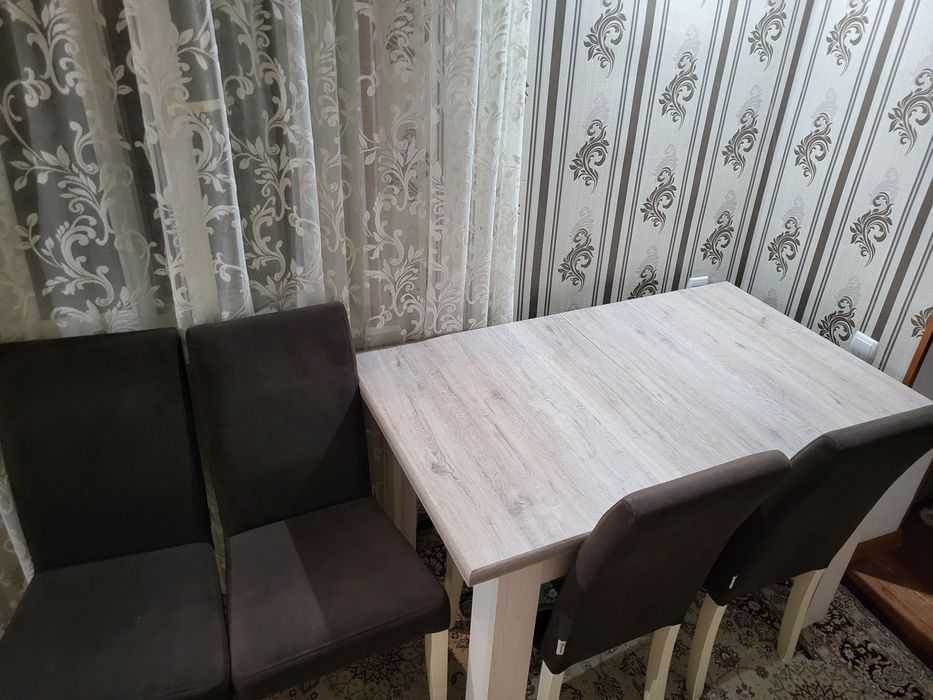 Продам стол со стульями