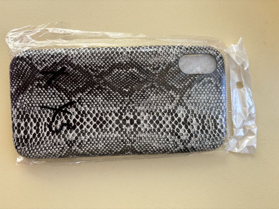 Калъфи за iPhone XS