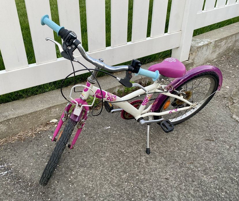 Bicicleta fete Decathlon B’Twin Mistigirl 320 ( sau seria 500) cu roti de 20 de inch