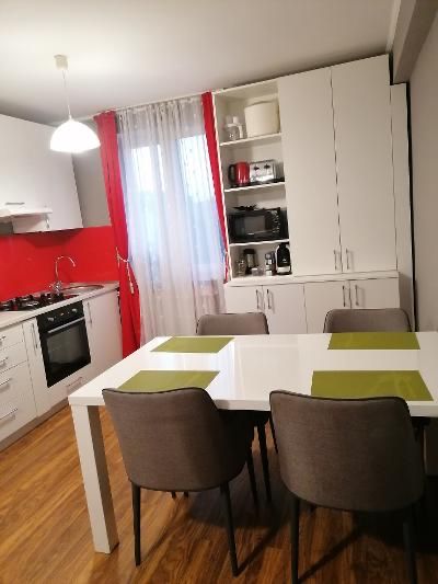 Apartament 2 camere, 61 mp, bloc din cărămidă, vedere la parc, zona UTA