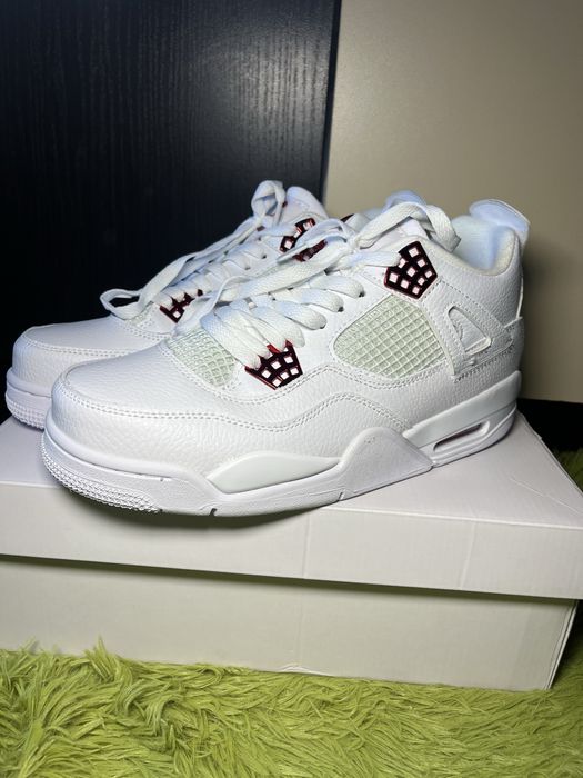 ЧИСТО НОВИ!  Nike Air Jordan 4 Red Tunder 43