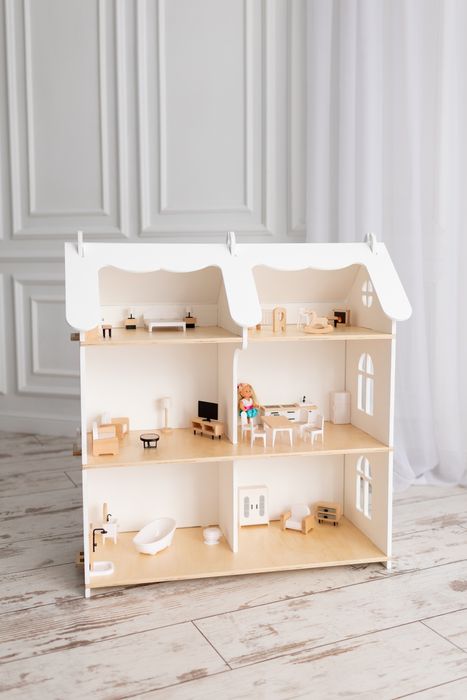 Кукольный домик деревянный