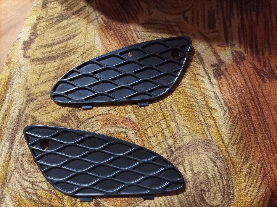 Решетка/капак  предна броня Мерцедес w211