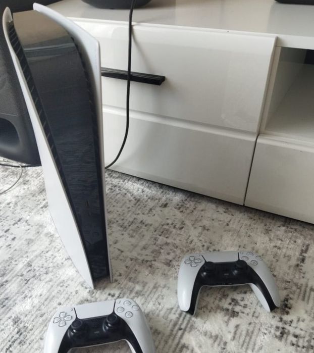 Продам Sony PlayStation 5