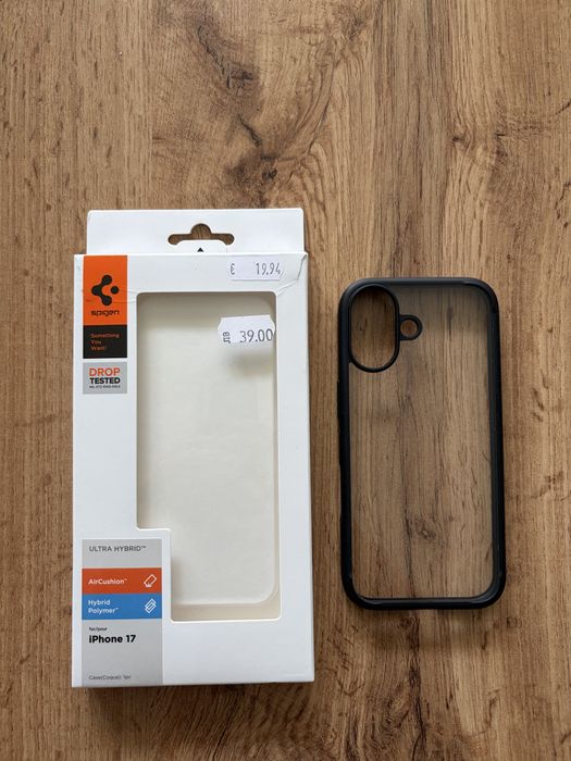 iPhone 17 Spigen кейс