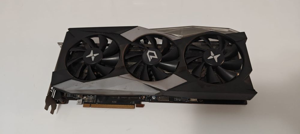 Vând placa video RX6800 16 GB VRam