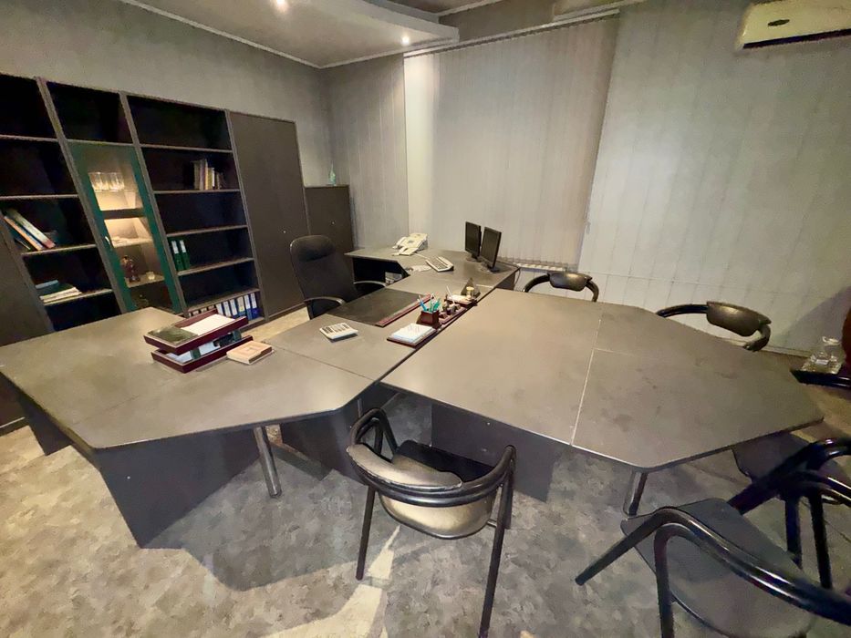 Большой стол в кабинет руководителя