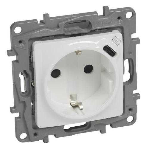 Legrand Контакти ШУКО 16A + USB тип C цвят Бял Niloe 764535