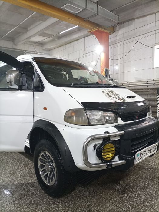Продам mitsubishi delica