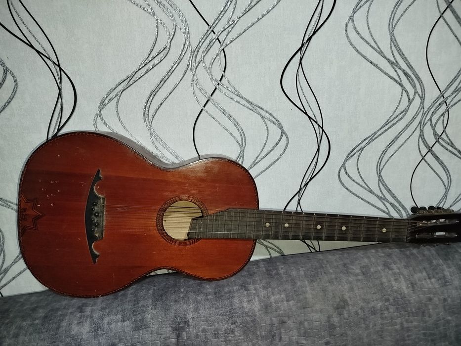 Продам гитару б/у