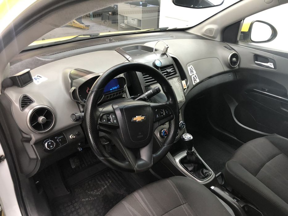 Chevrolet aveo Такси 2012 година