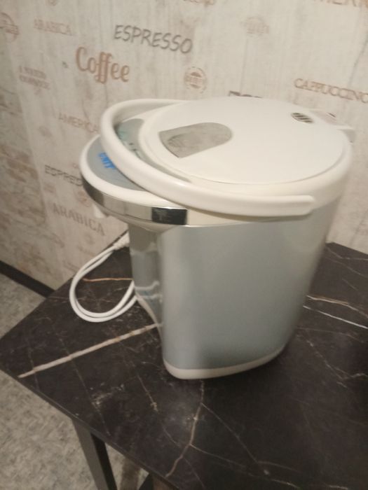 Продам чайник электрический.