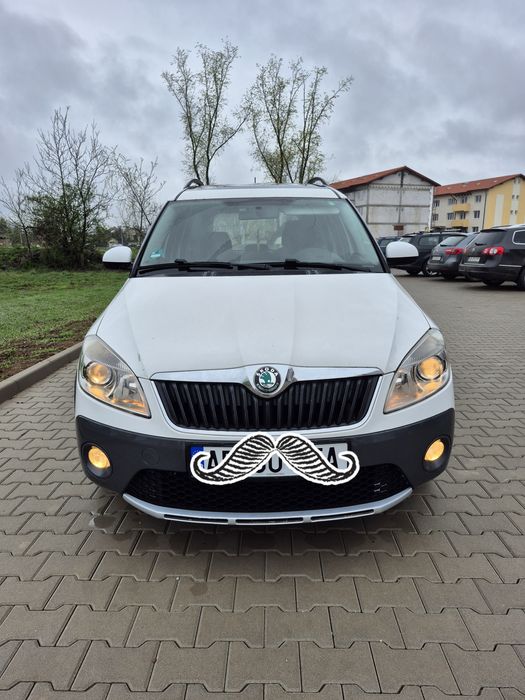 Skoda Roomster varianta Scout  2011 talon 2012  1.4 benzină. E5  unic