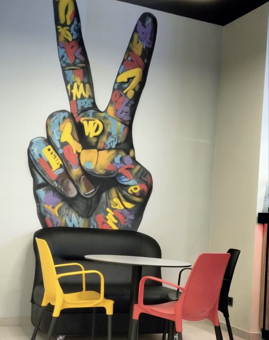 Роспись стен . Художник . Муралы . Граффити . Аэрограф