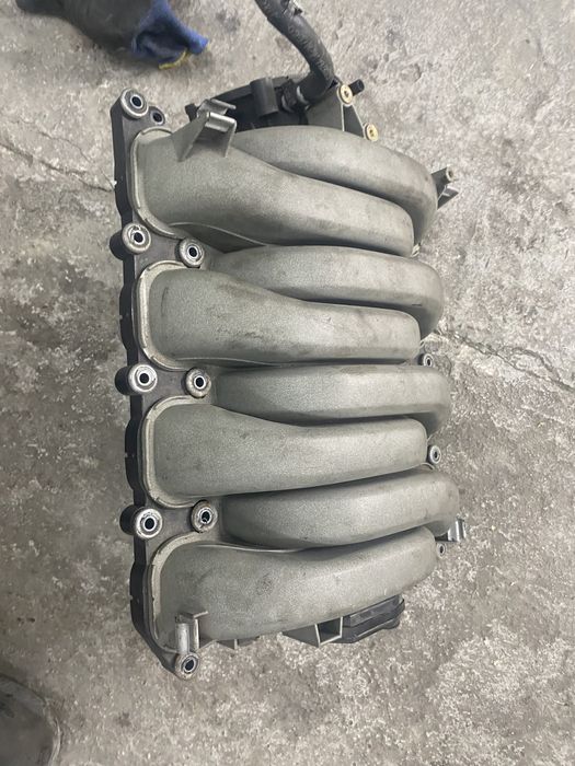 Колектор за Audi A8 d4 4.2FSI, Ауди