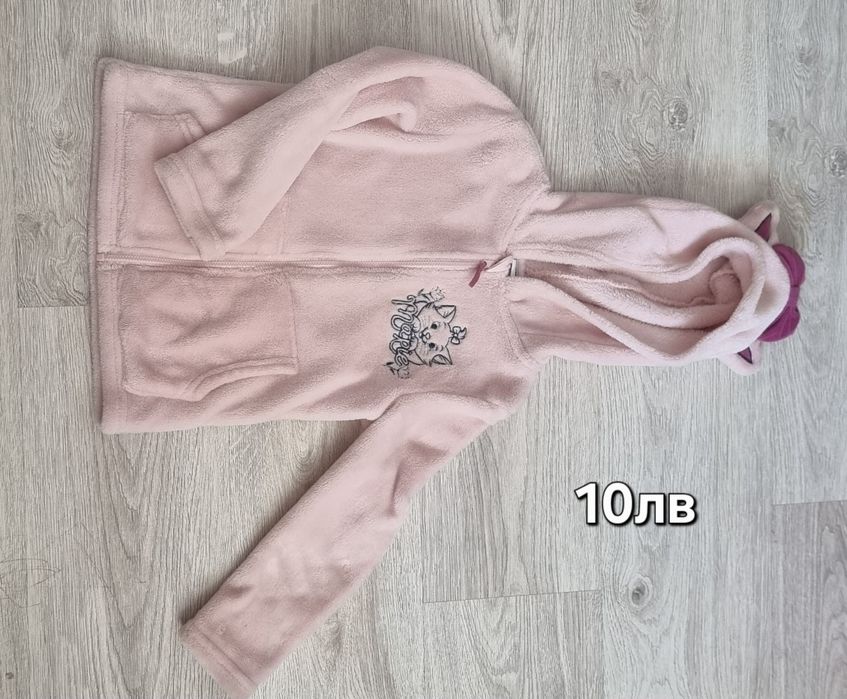 Продавам Детски якета и елек за момиче