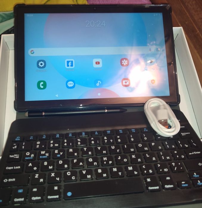 Продам планшет с клавиатурой