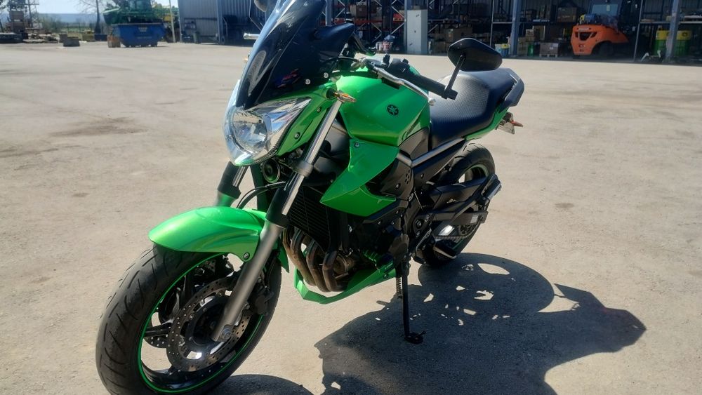 Продавам Yamaha XJ6