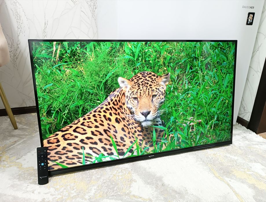 Телевизор 4K Smart TV триколор.