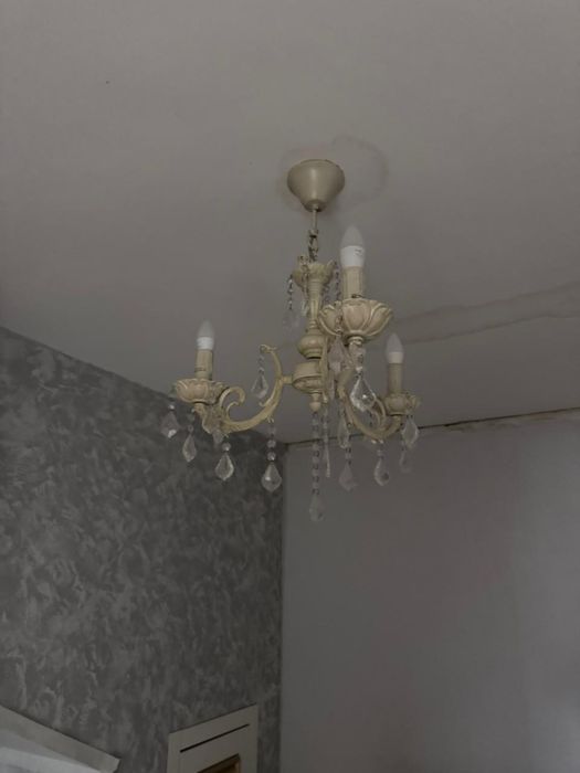 1 люстра средный состаяние