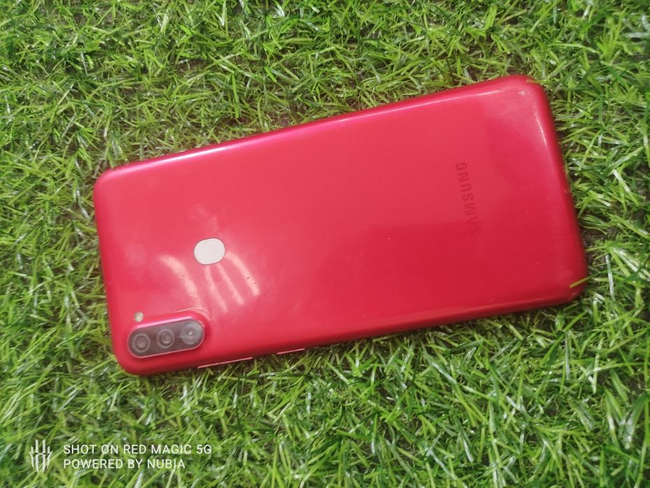 Продам Samsung А11 состоянии хорошее