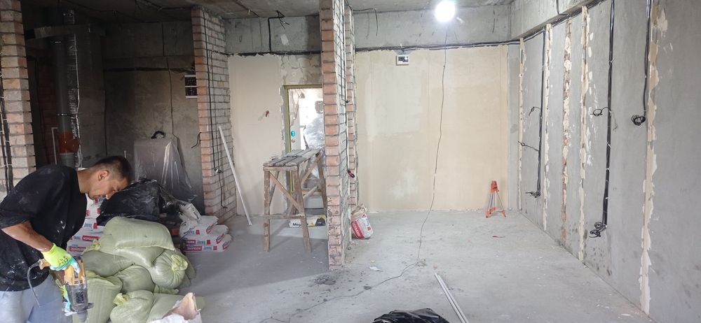 Кладка балкон и перегародка стяжки штукатурка и демонтажный работы